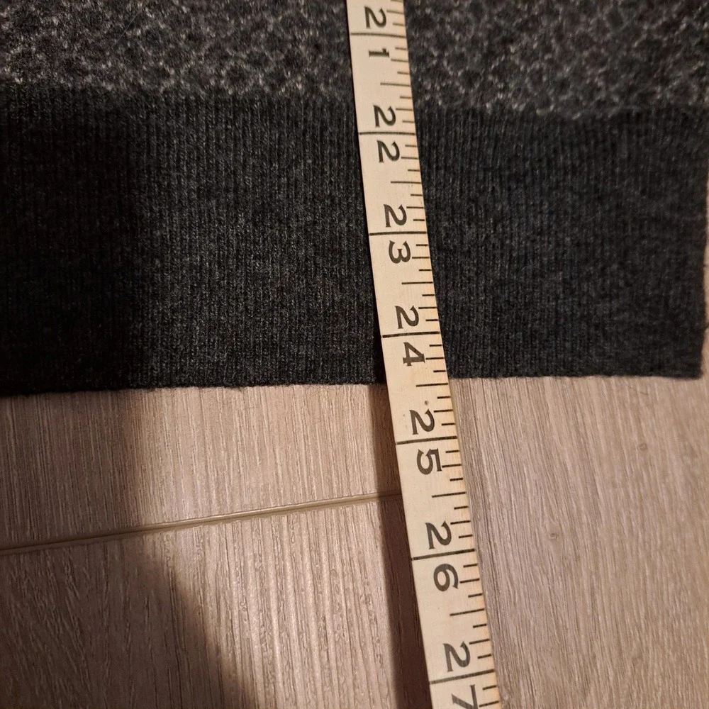Banana Republic refined neck